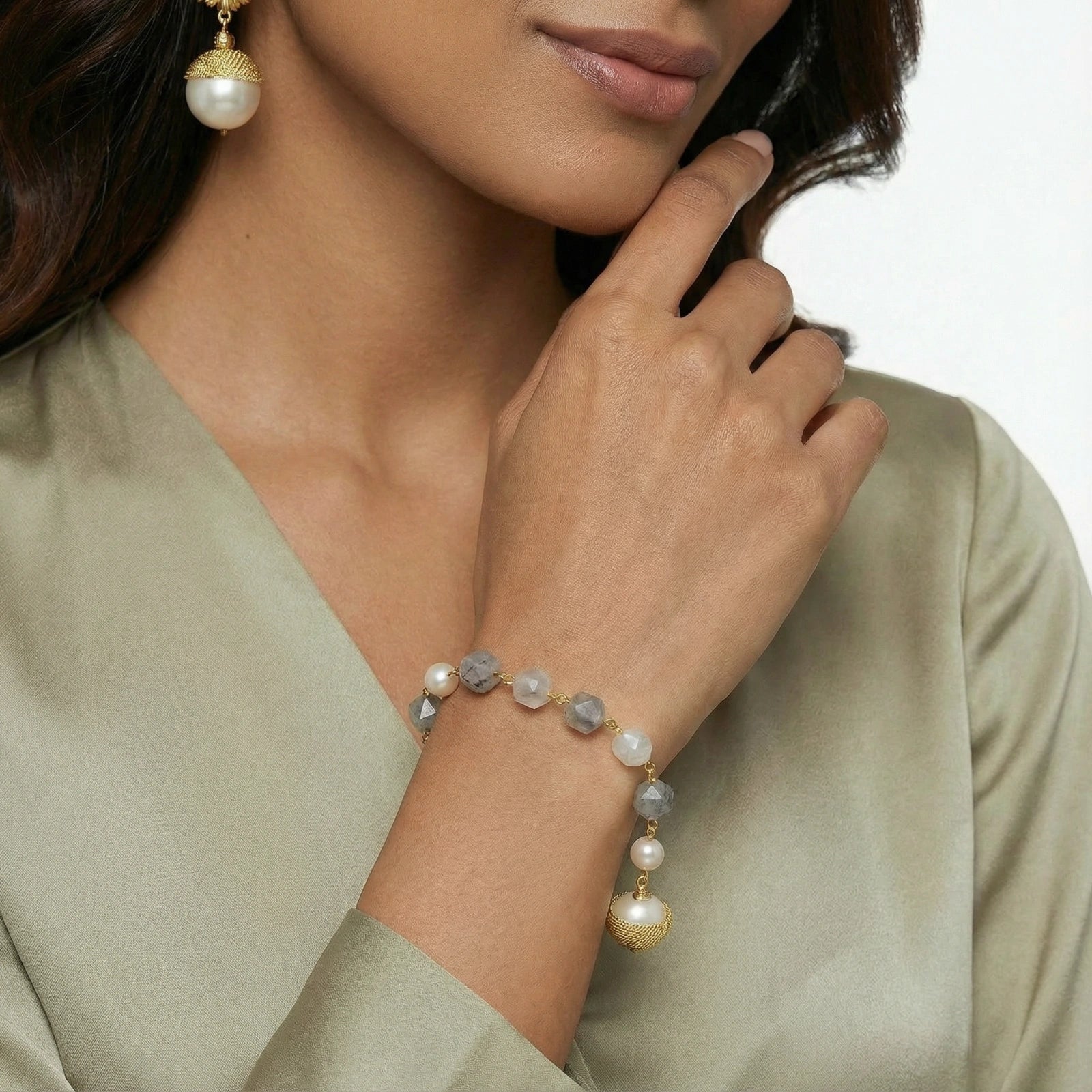 Baroque Pearl Crystal Bracelet For Women In 14K Gold Plated Eco-Brass