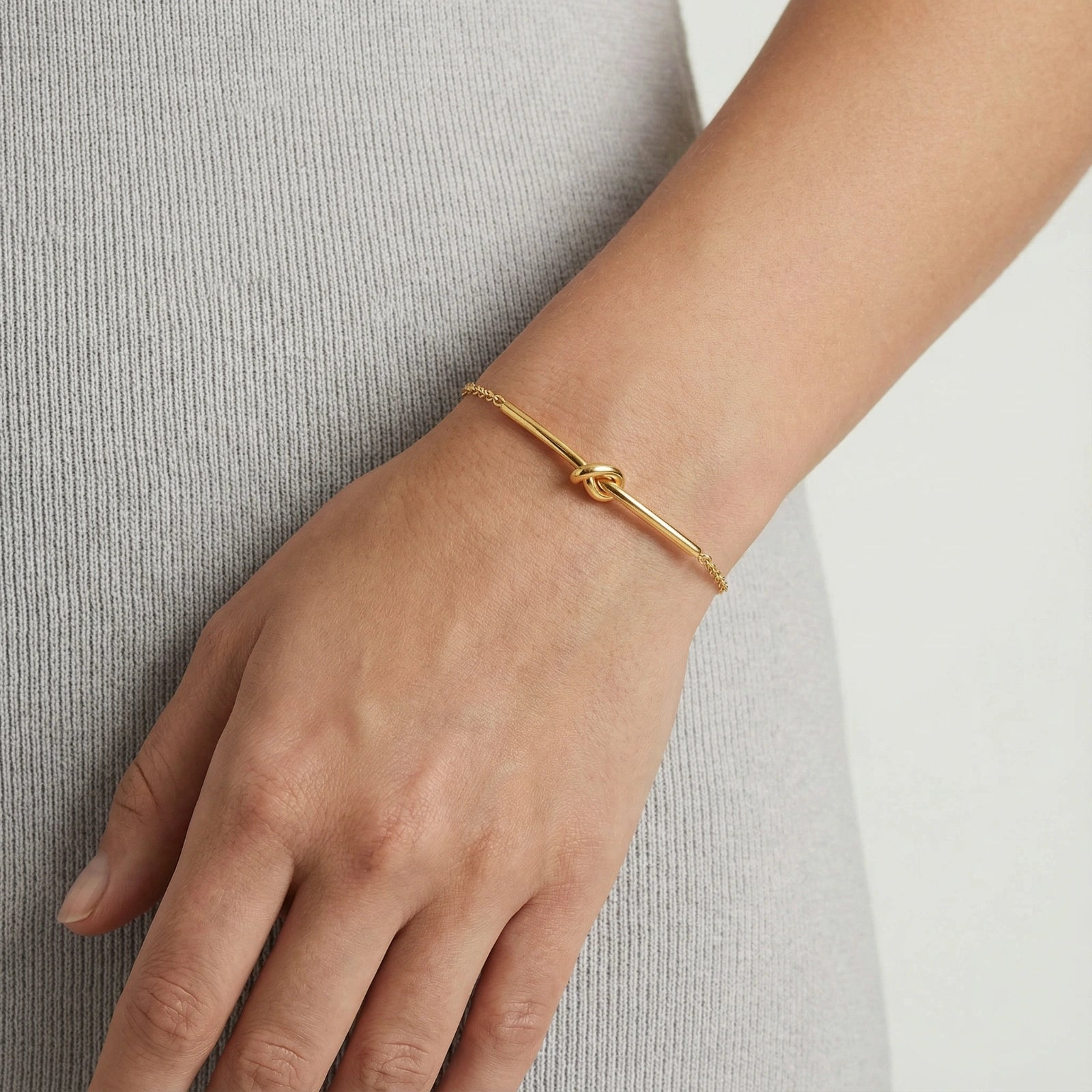 Twisted Knot Bar Bracelet For Women In 18K Gold Plated Stainless Steel