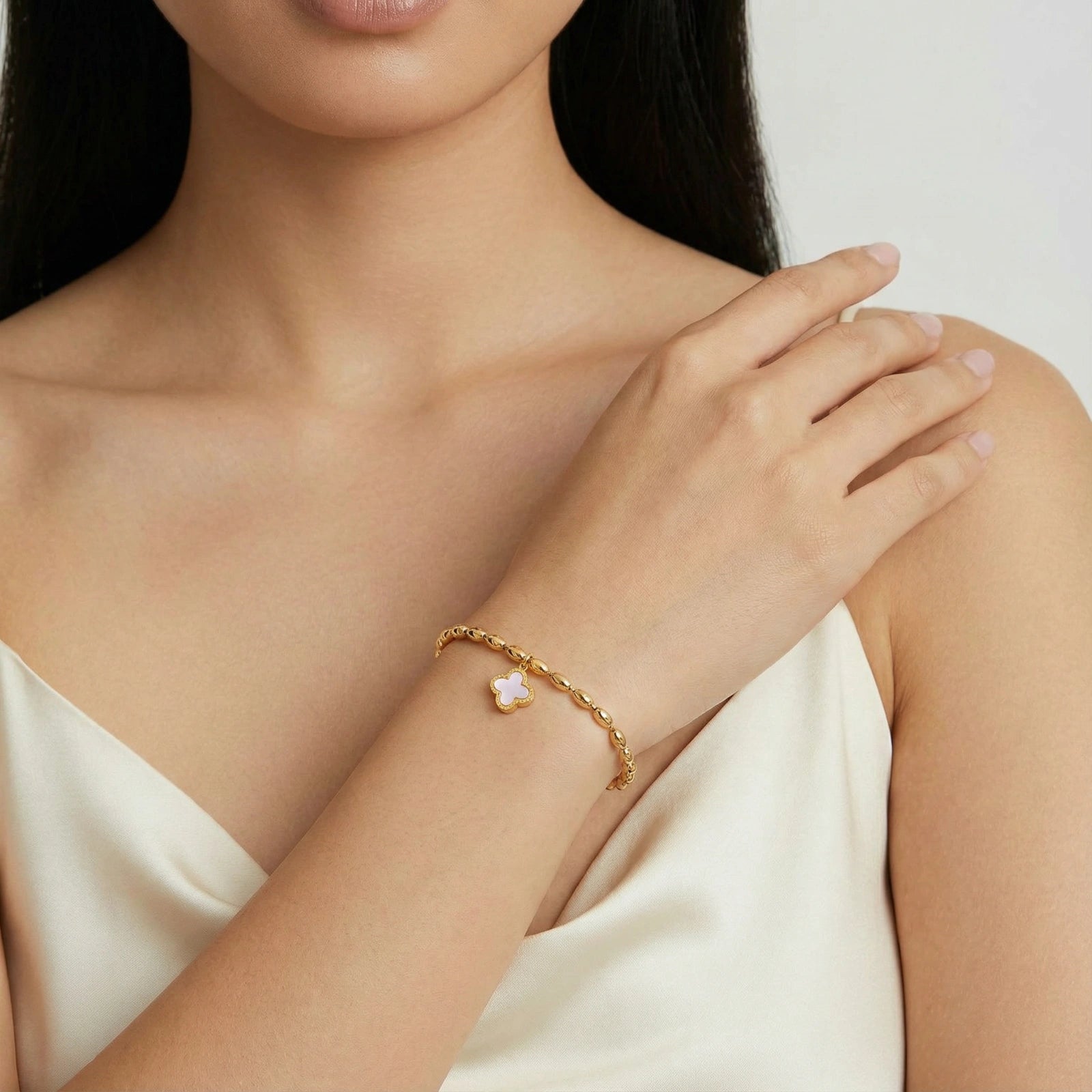 Lucky Clover Beaded Bracelet For Women In 18K Gold Plated Stainless Steel